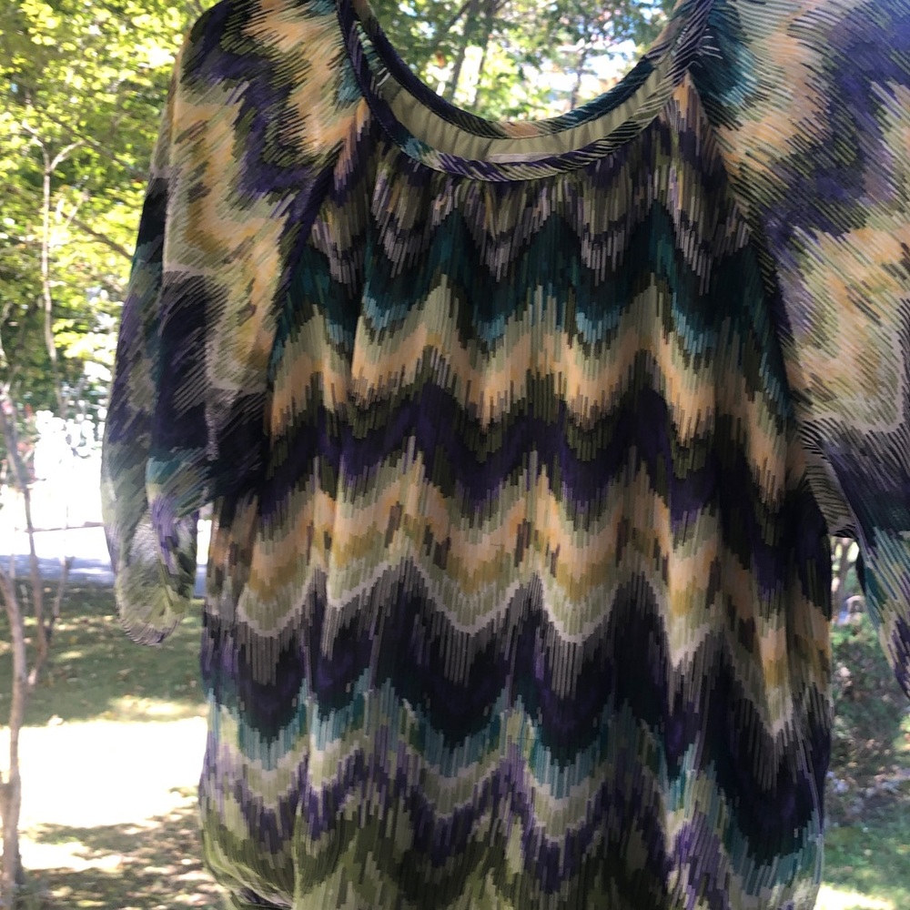 Multicolor Chevron Patterned Top - image 2